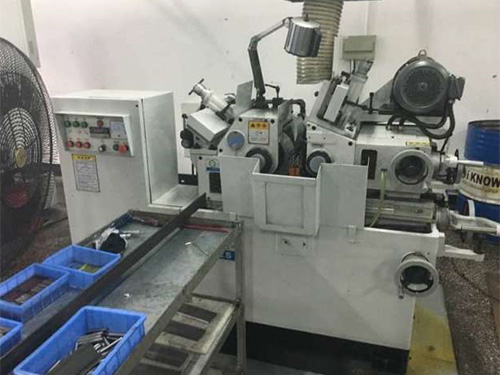 銑刀生產(chǎn)設(shè)備